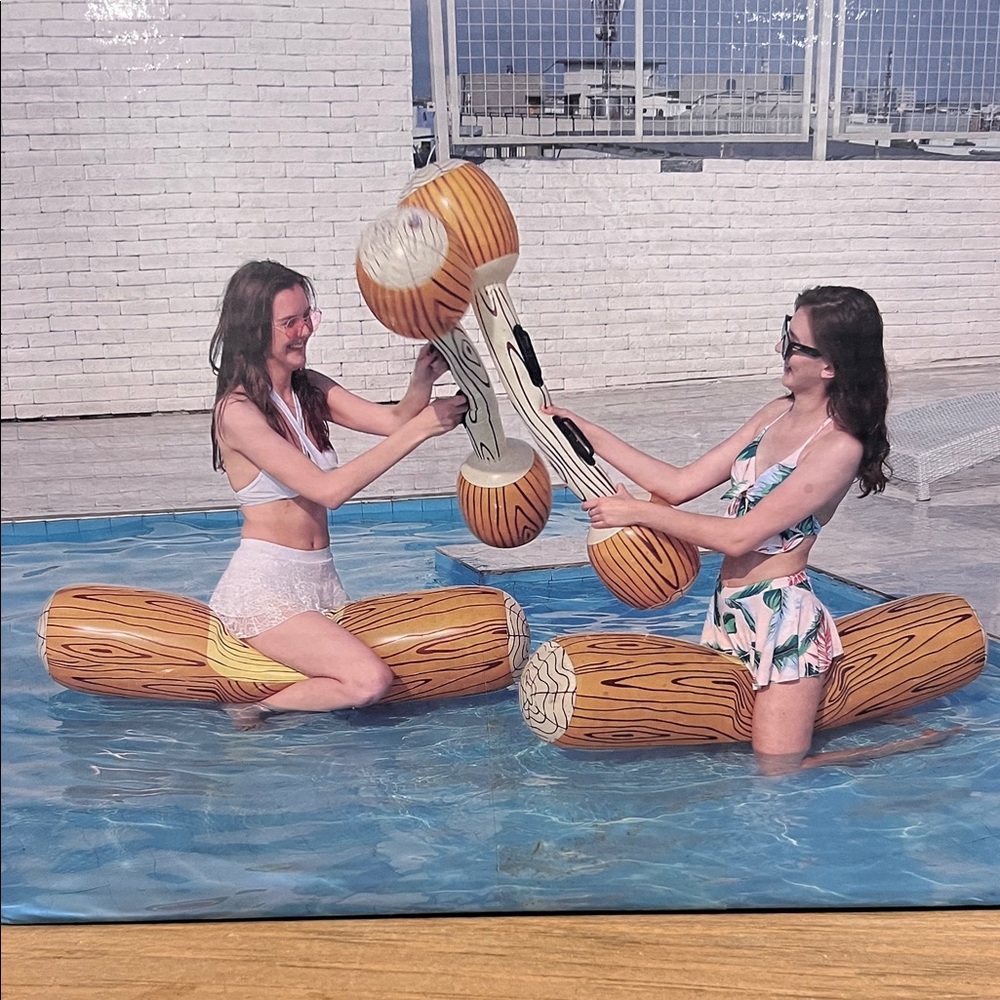 MoKo Inflatable Battle Log Floats with Wood Grain - Picture 5 of 11